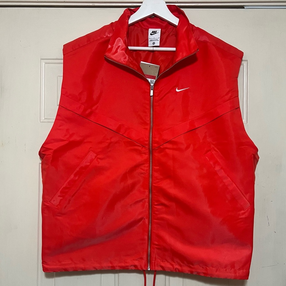 🆕Nike Sportswear Windrunner Shine Vest – Women’s L